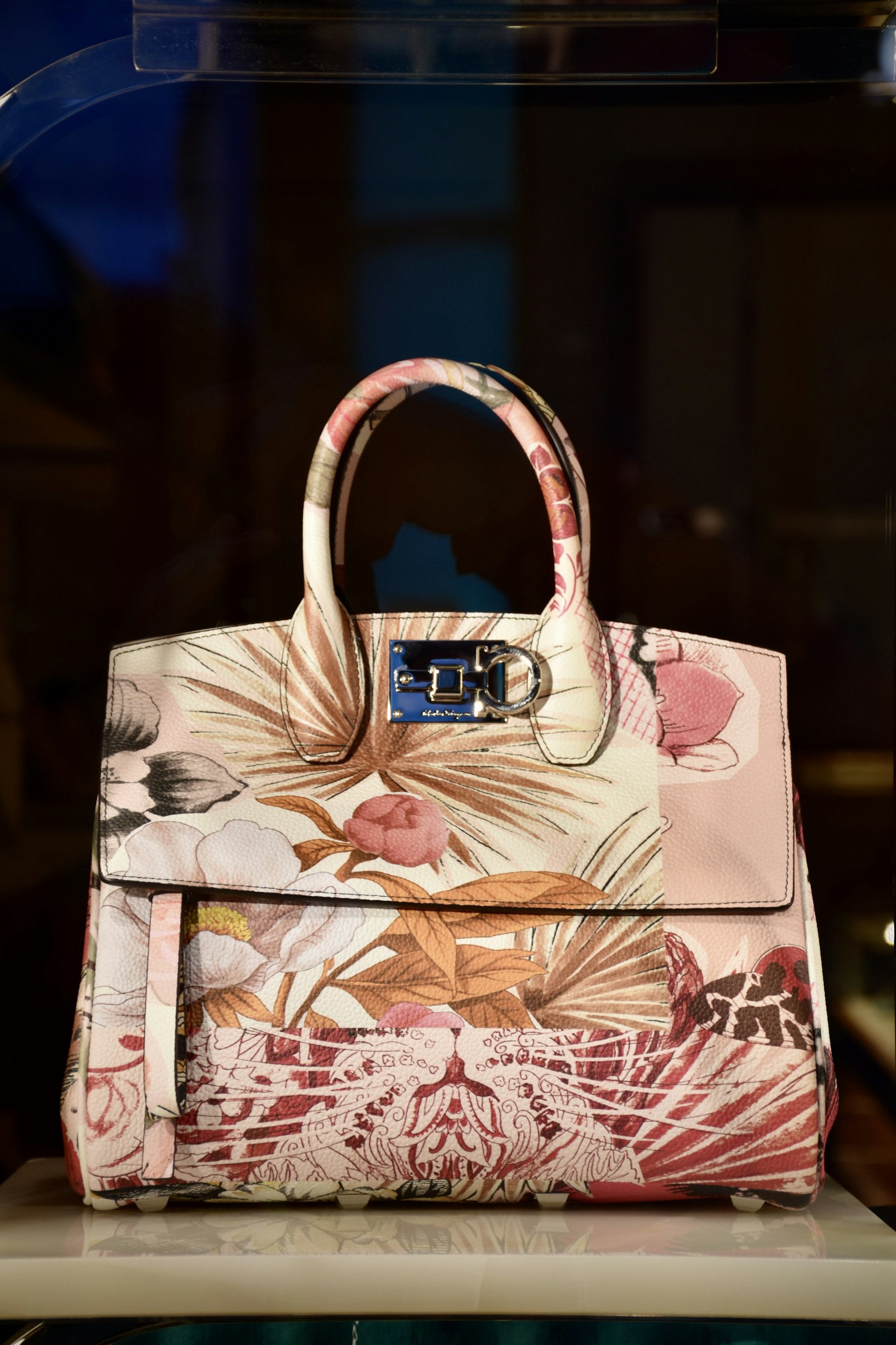 Sac en cuir tanné végétal à l'établi